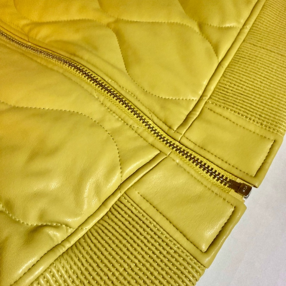 Urban Outfitters Vest Medium Yellow Faux Leather Liner Quilted Full Zip (0040)A4 - Picture 2 of 9